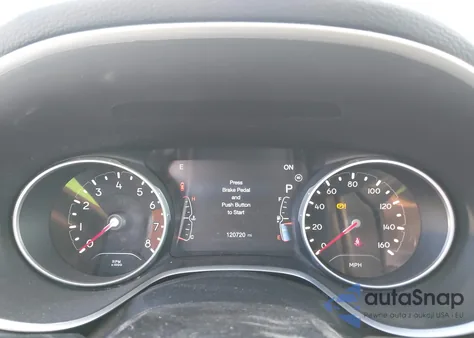 2018 Jeep Compass Latitude 4X4 z USA, uszkodzony, nr VIN 3C4NJDBB6JT177374